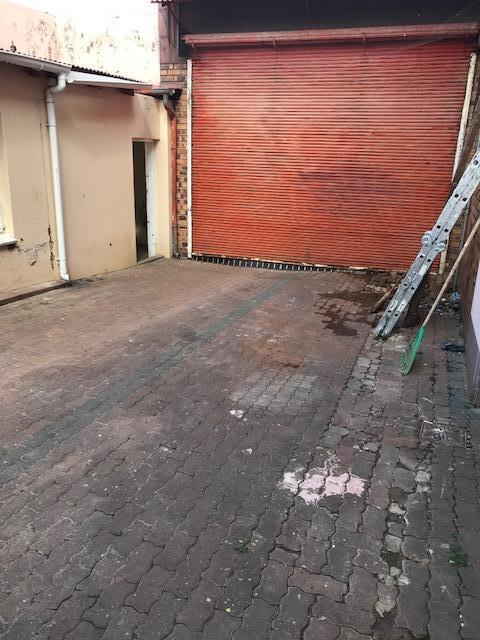 261250442.jpg
