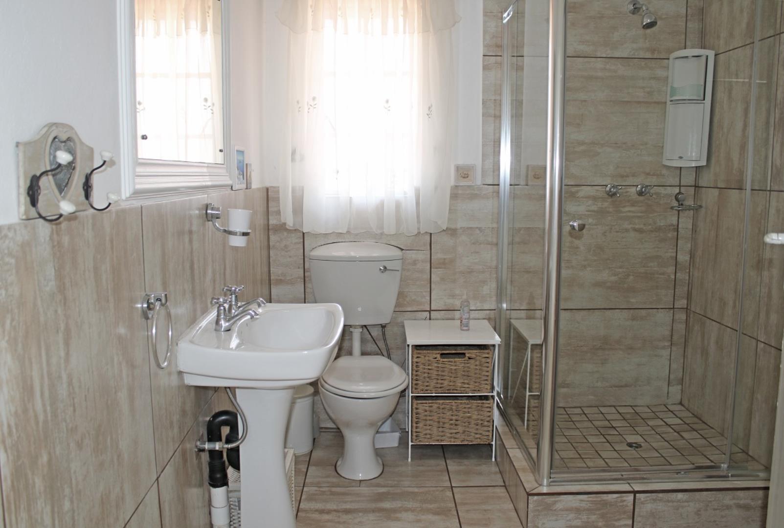 535823_bathroom.jpg