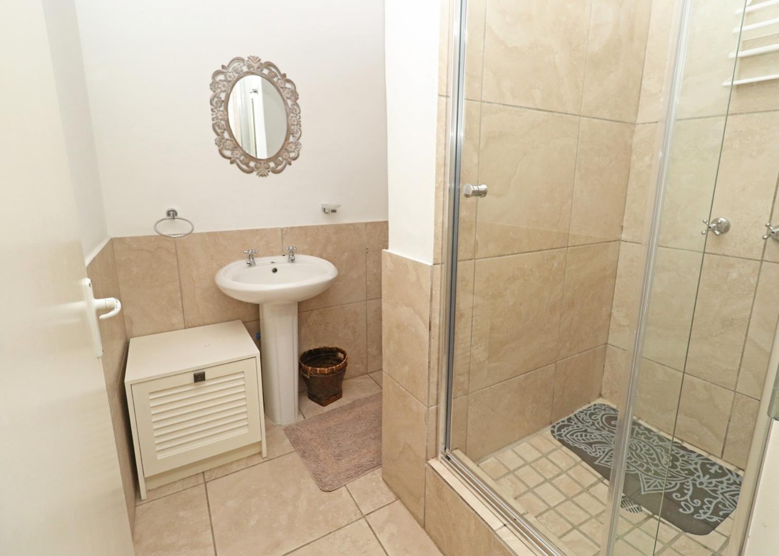 606827_bathroom.jpg