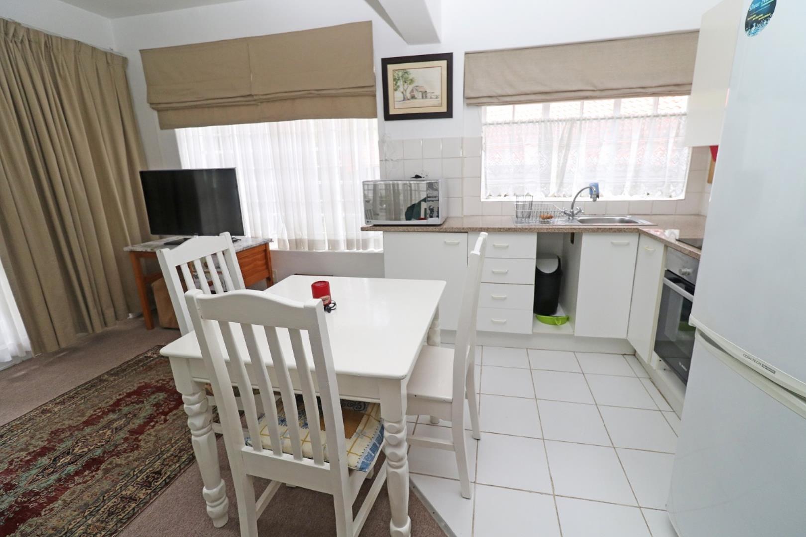 606827_kitchen.jpg