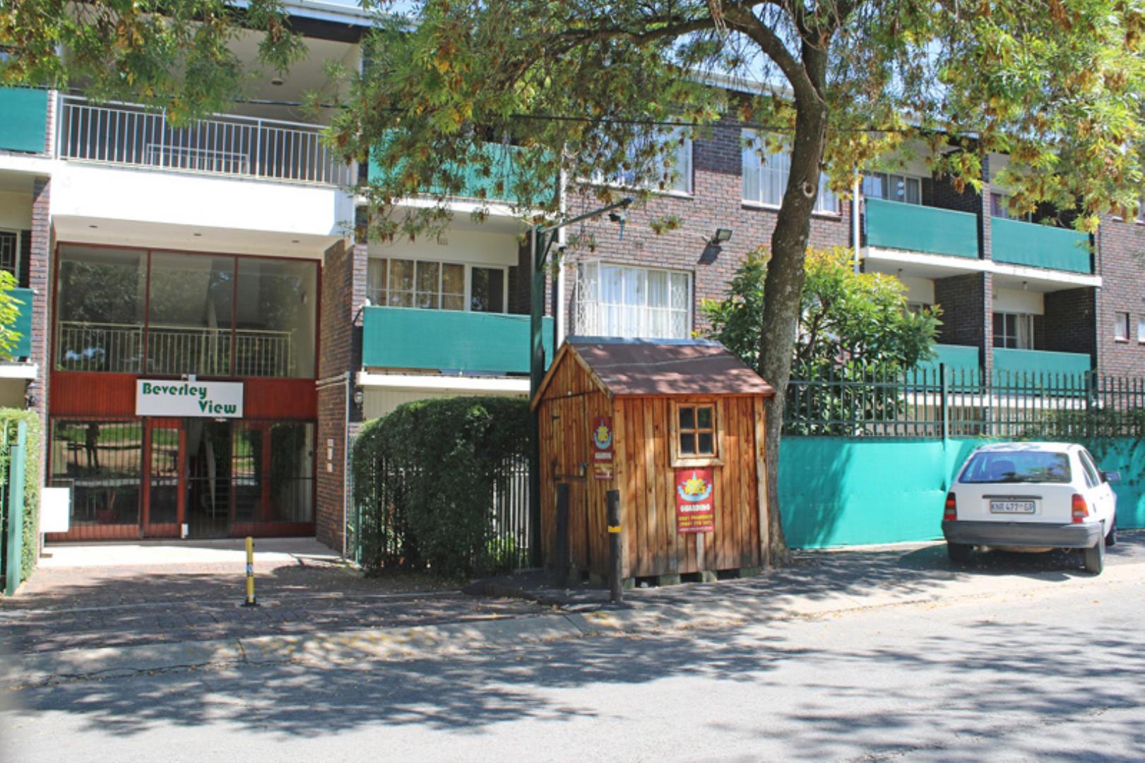 706459_front_parking.jpg