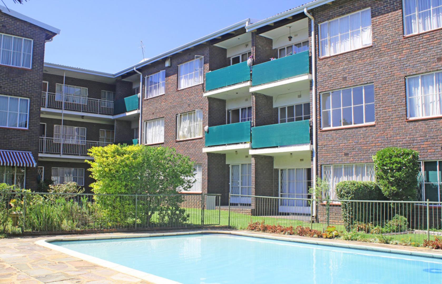 706459_pool_view.jpg