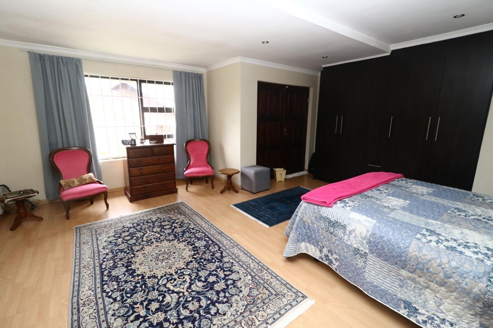 750920_Bedroom.jpg