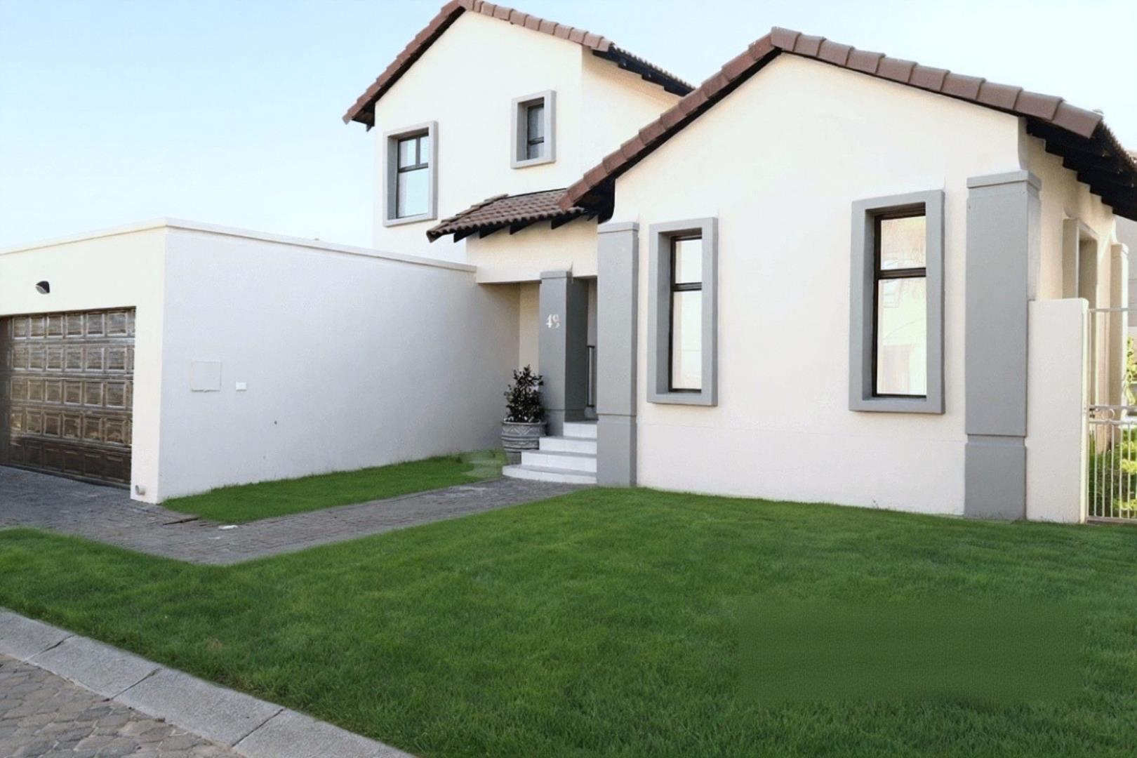 754953_Front_guarage_view_with_grass_final.jpeg